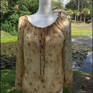 Women’s blouse,no brand,size S,polyester chiffon